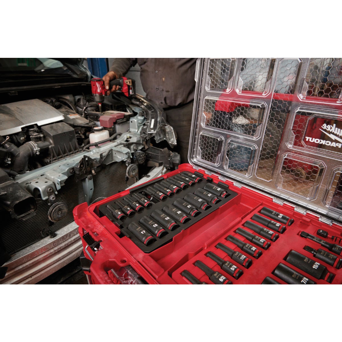 Milwaukee SHOCKWAVE Standard/Metric 3/8 In. Drive 6-Point Deep Impact Driver Set with PACKOUT Organizer (36-Piece) Image 2