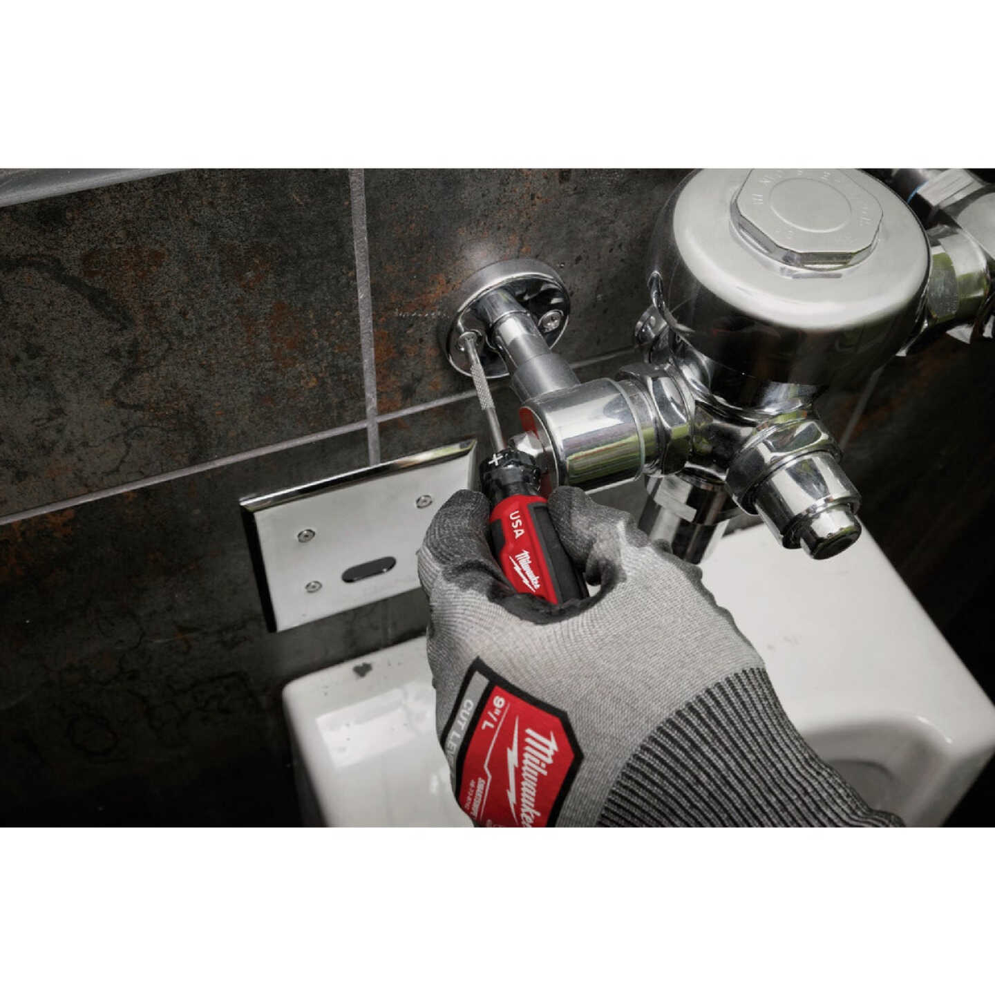 Milwaukee #2 x 10 In. Phillips Screwdriver with Cushion Grip Image 4