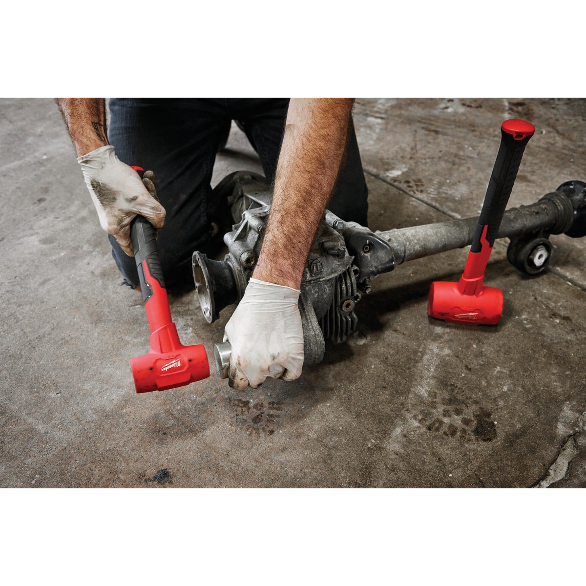 Milwaukee 28 Oz. Dead Blow Hammer Image 5
