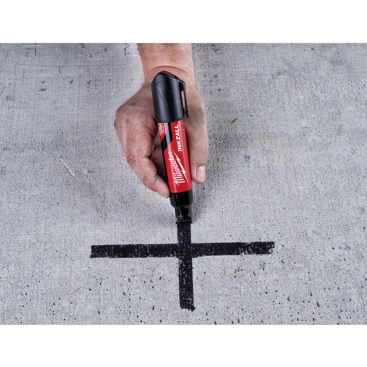 Milwaukee INKZALL Extra Large Chisel Tip Black Job Site Marker Image 3