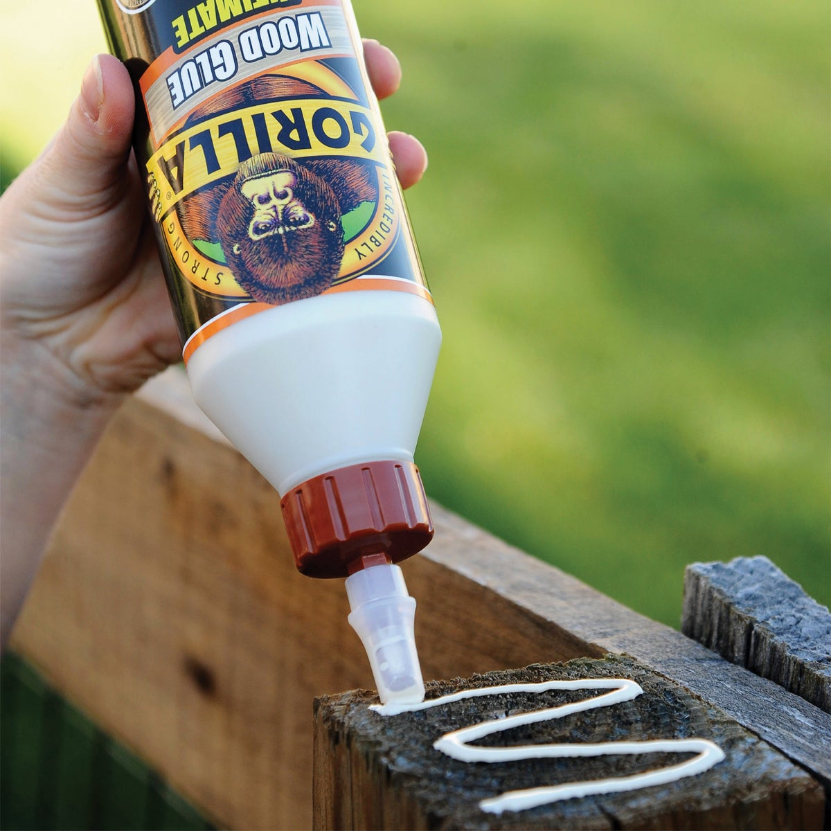Gorilla 18 Oz. Ultimate Wood Glue Image 3
