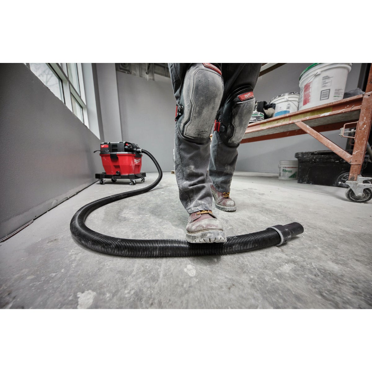 Milwaukee 1-7/8 In. Dia. x 9 Ft. L. Black Rubber Vacuum Hose Image 5