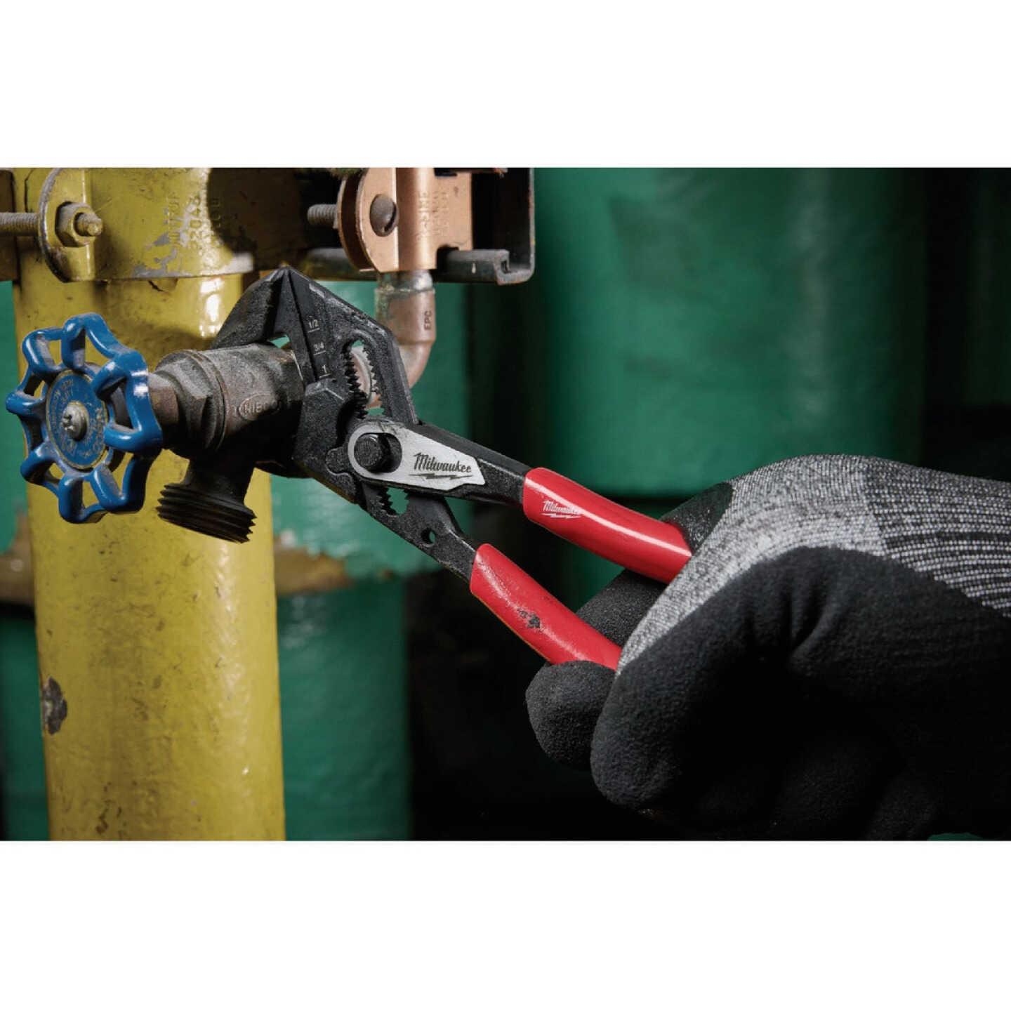 Milwaukee 5 In. Pliers Wrench with Belt Clip Image 2