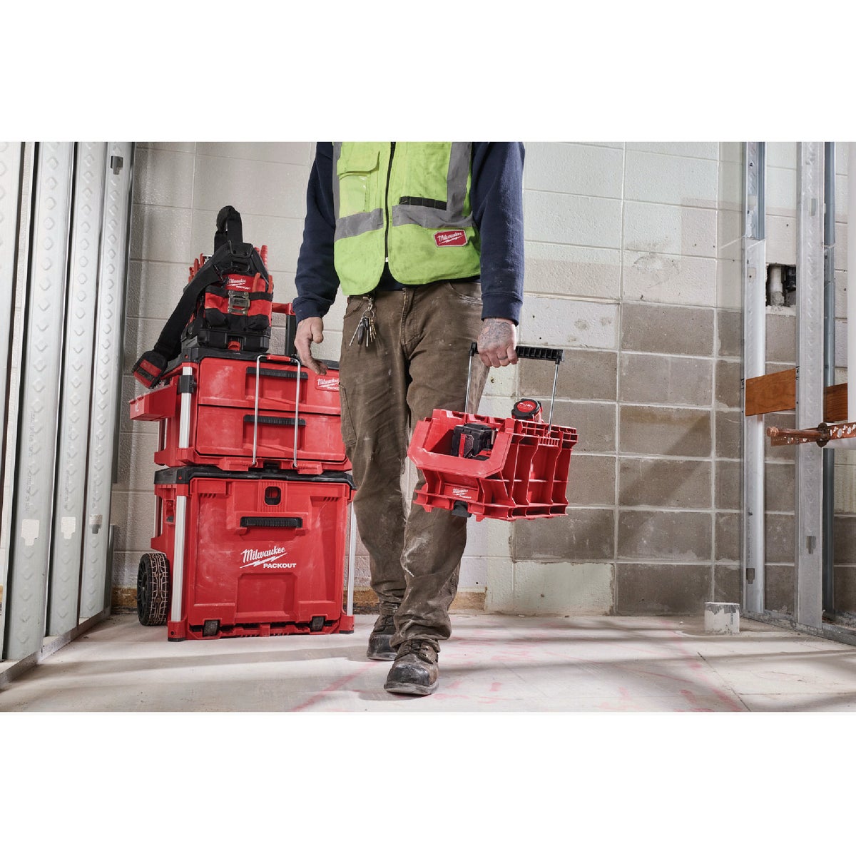 Milwaukee PACKOUT Compact Crate Image 2