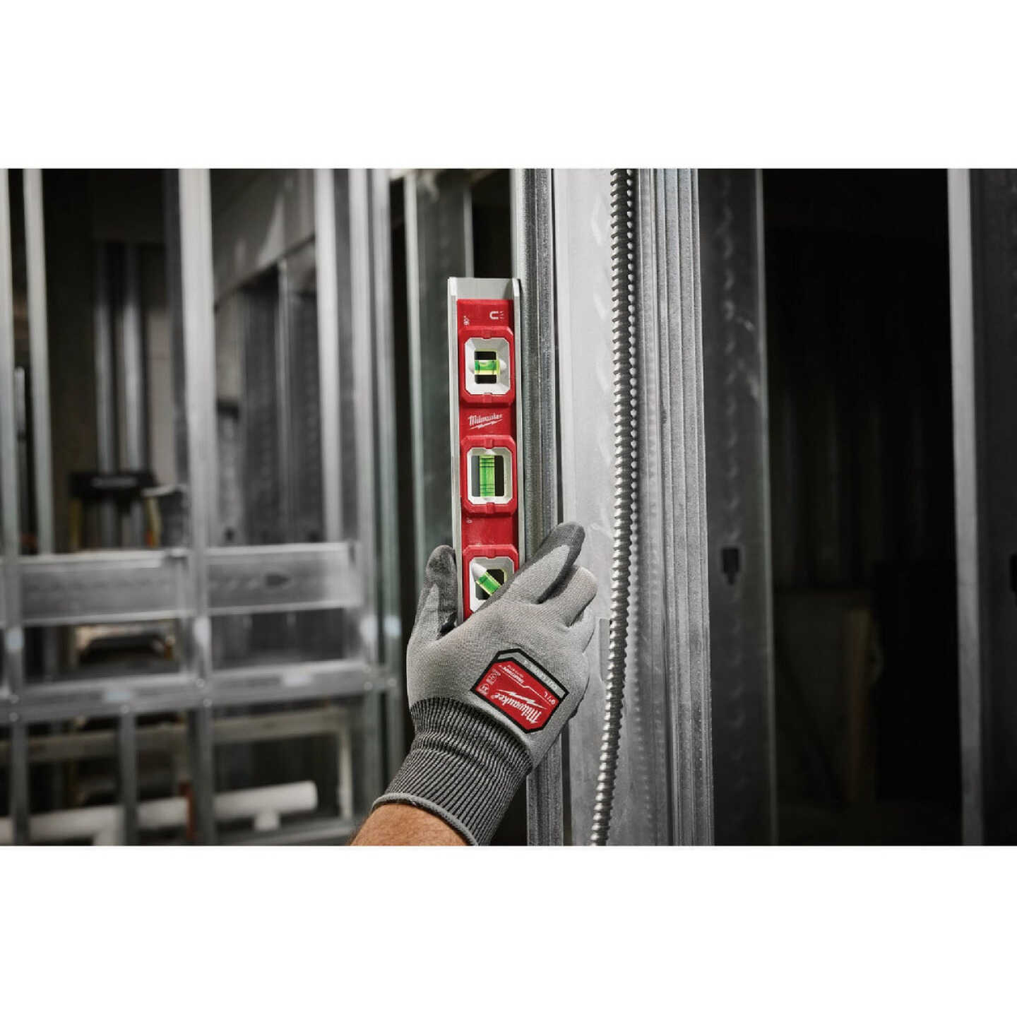Milwaukee 10 In. Magnetic Torpedo Level Image 2