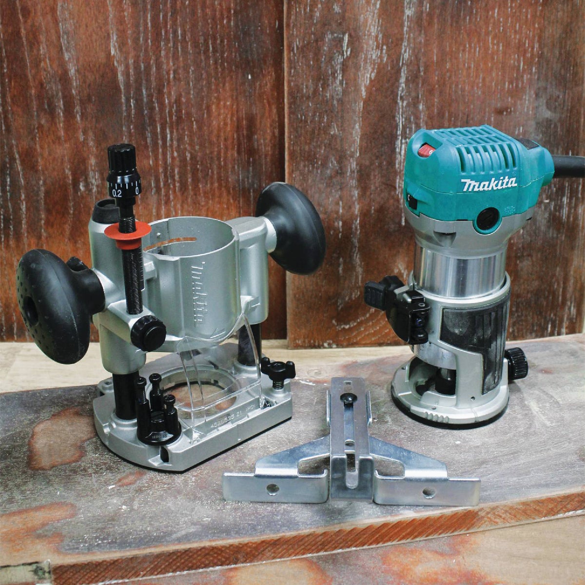 Makita 6.5-Amp 1.25 HP Variable Speed Compact Router Kit Image 10