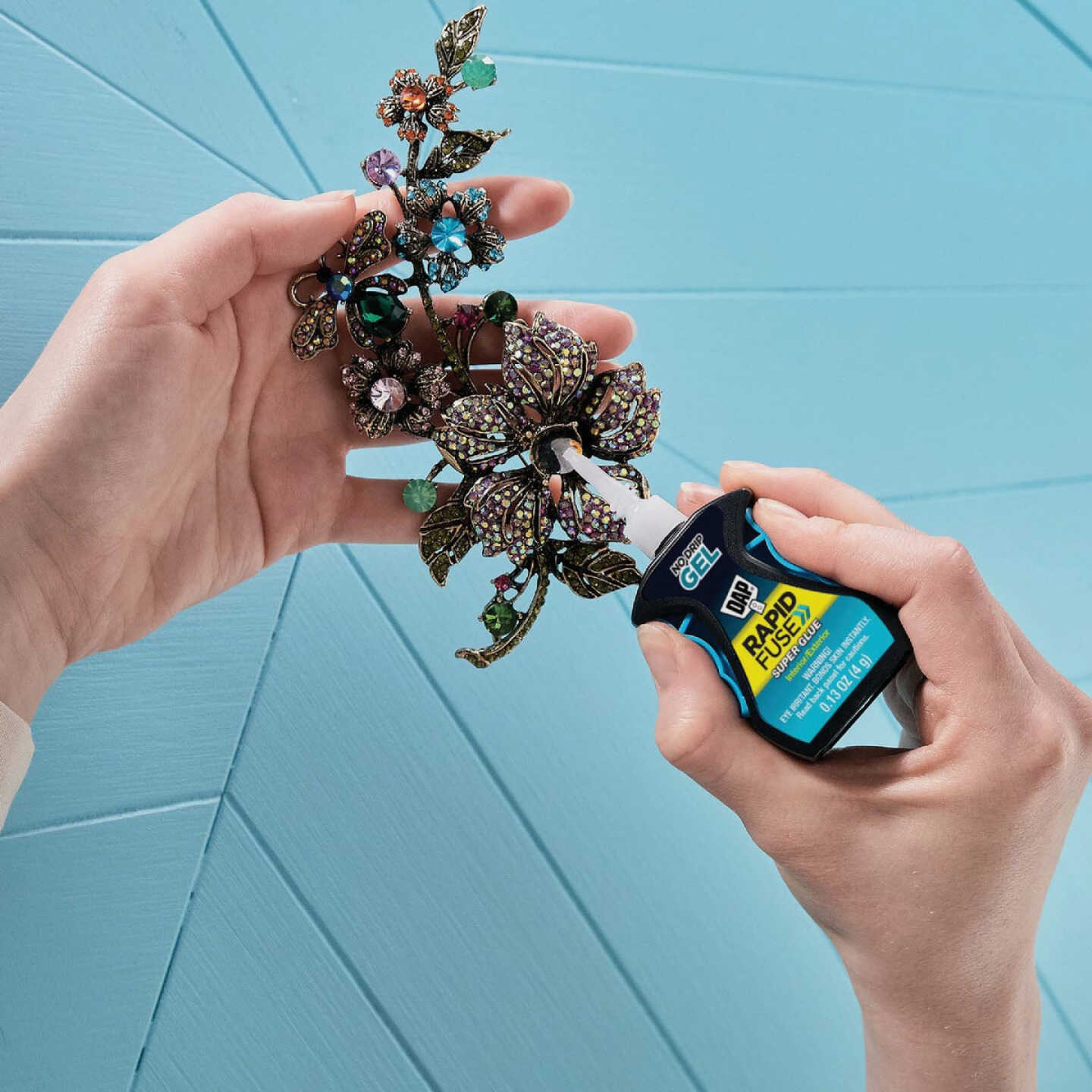 DAP RapidFuse 0.13 Oz. Clear Multi-Purpose Adhesive Gel with Gel Control Applicator Image 2