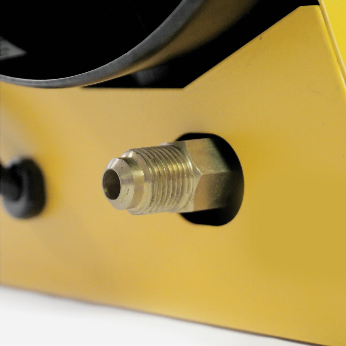 DEWALT 150,000 BTU Propane Forced Air Heater Image 6