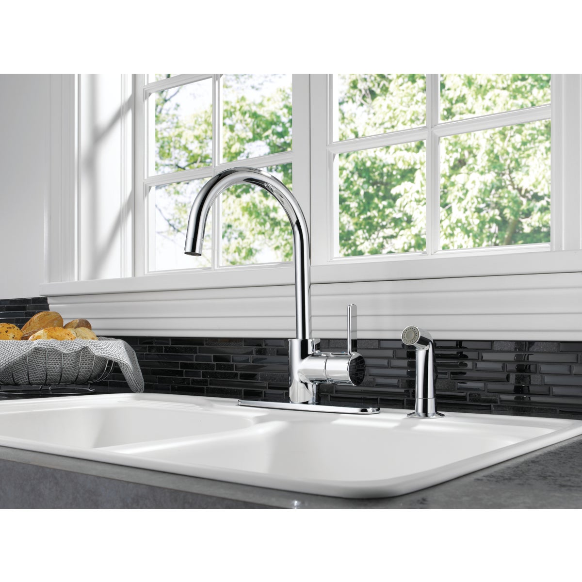 Peerless Apex 1-Handle Lever Kitchen Faucet with Side Spray, Chrome Image 3