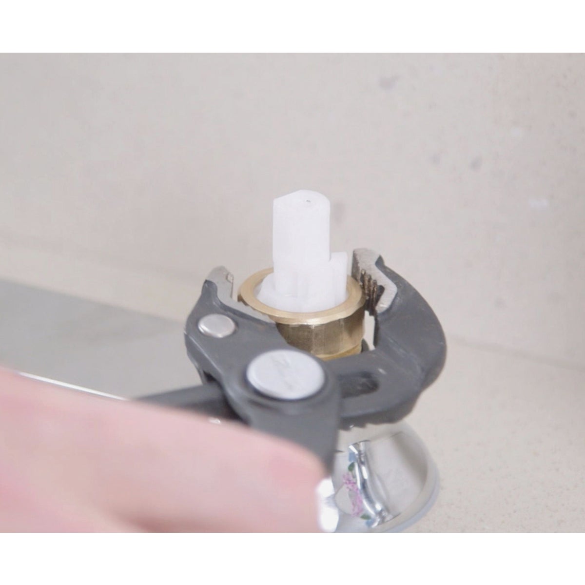 Moen 2-Handle Faucet Cartridge Image 3