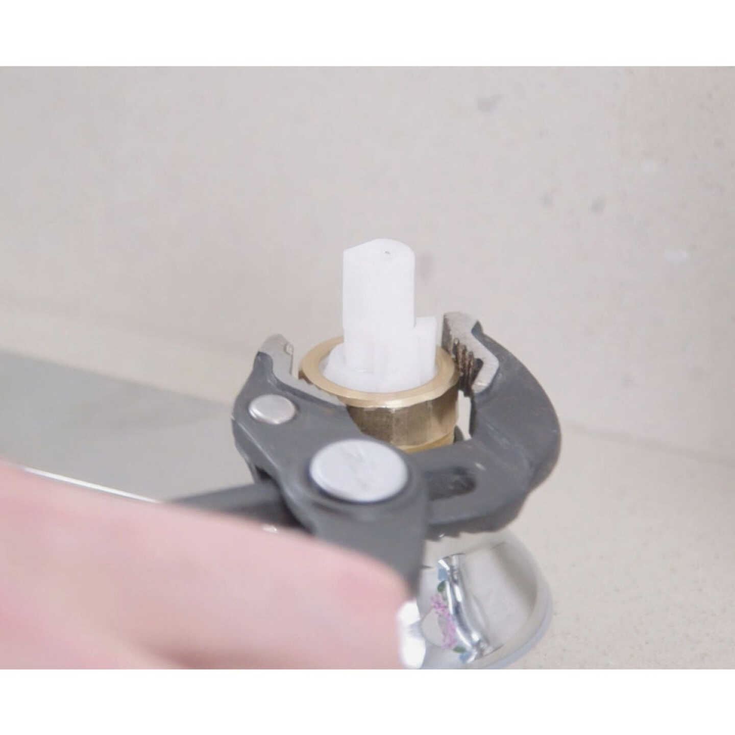 Moen 2-Handle Faucet Cartridge Image 3