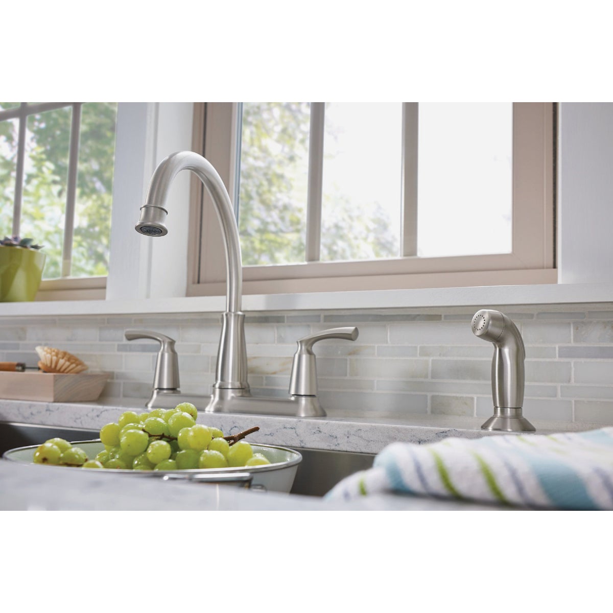 Moen Bexley 2-Handle Lever Kitchen Faucet with Side Spray, Spot Resist Stainless Steel Image 3