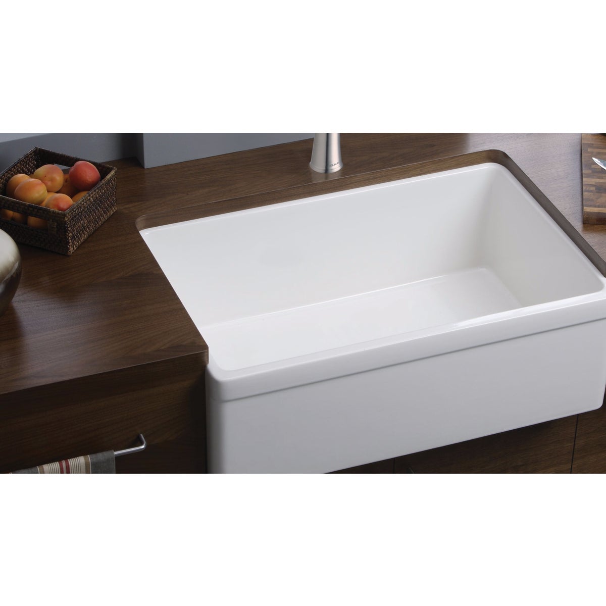 Elkay Fireclay 30 In. x 19-15/16 In. x 9-1/8 In. Single Bowl Farmhouse Kitchen Sink, White Image 2
