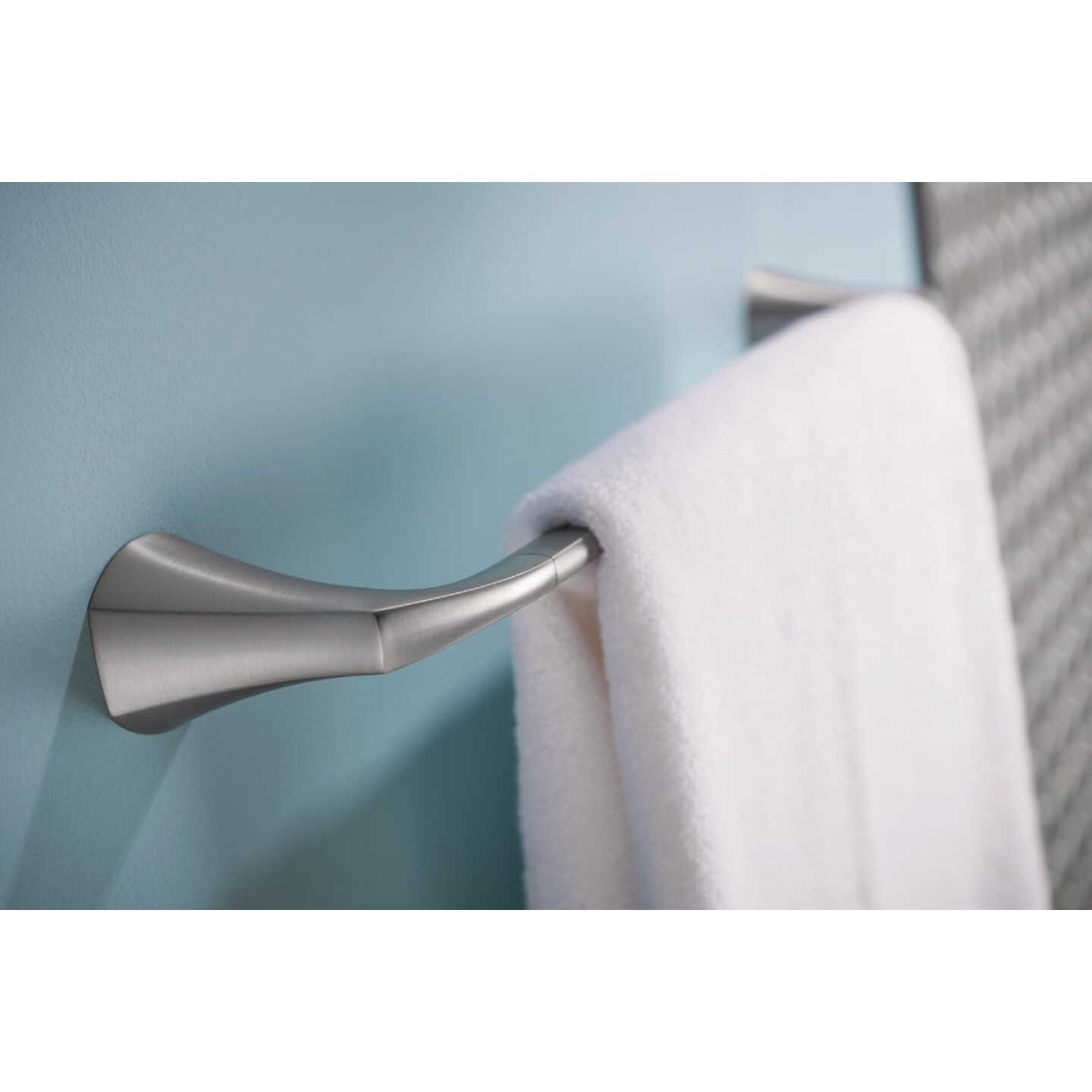 Moen Lindor 18 In. Towel Bar, Spot Resist Brushed Nickel Image 2