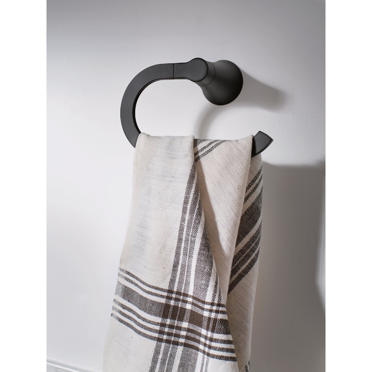 Moen Mikah Matte Black Towel Ring Image 2
