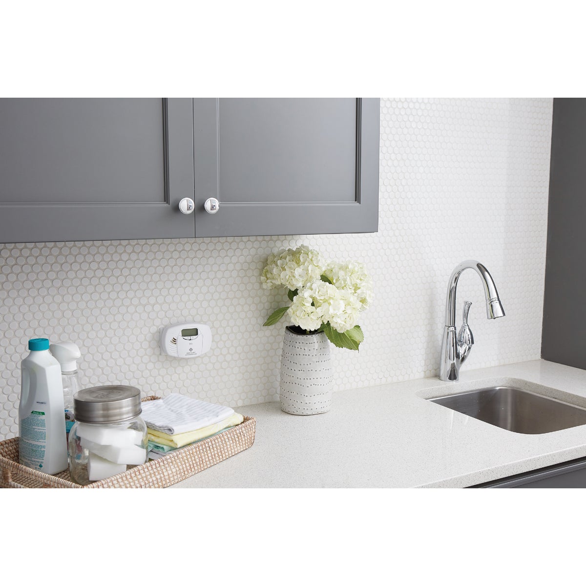 First Alert CO615 Plug-In Electrochemical Carbon Monoxide Alarm with Battery Backup and Digital Display Image 2