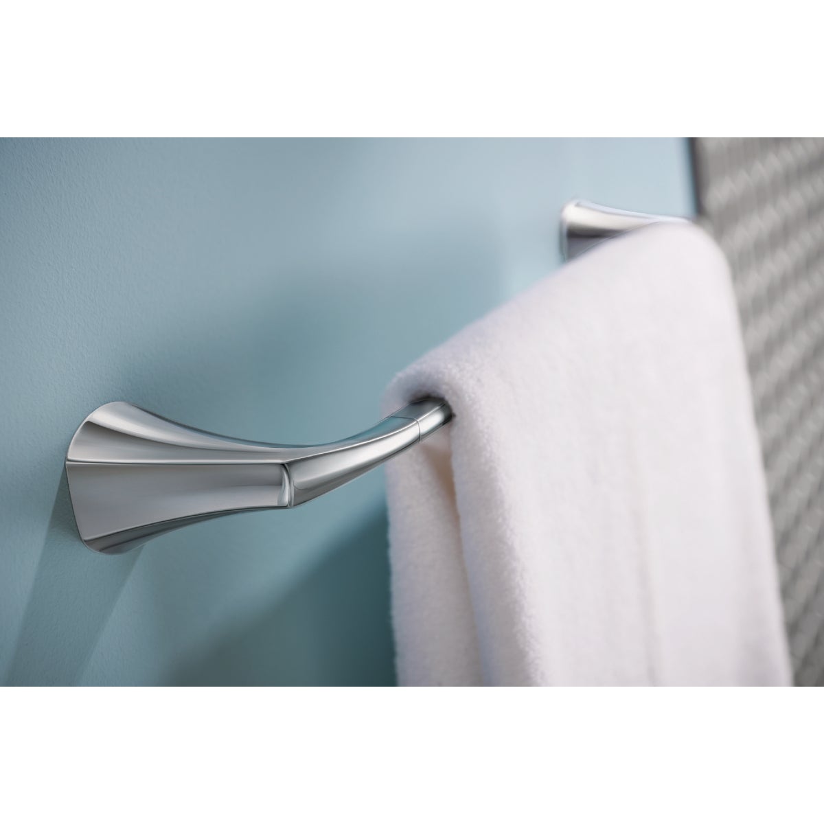 Moen Lindor 18 In. Towel Bar, Chrome Image 2