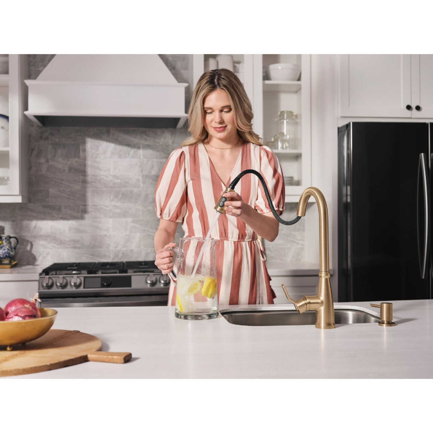 Moen Nolia 1-Handle Pull-Down High Arc Kitchen Faucet, Bronzed Gold Image 3