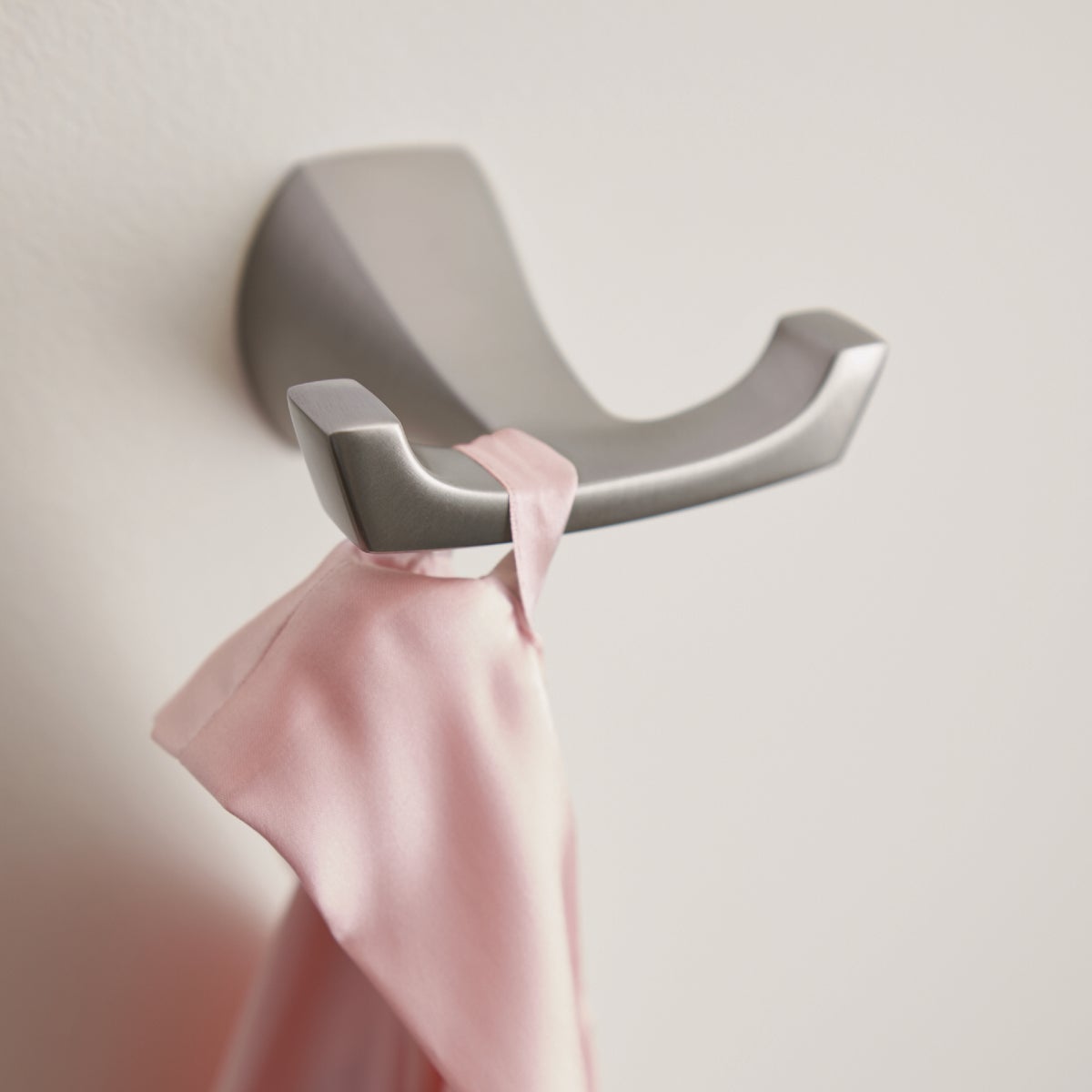 Moen Lindor Double Robe Hook, Spot Resist Brushed Nickel  Image 2