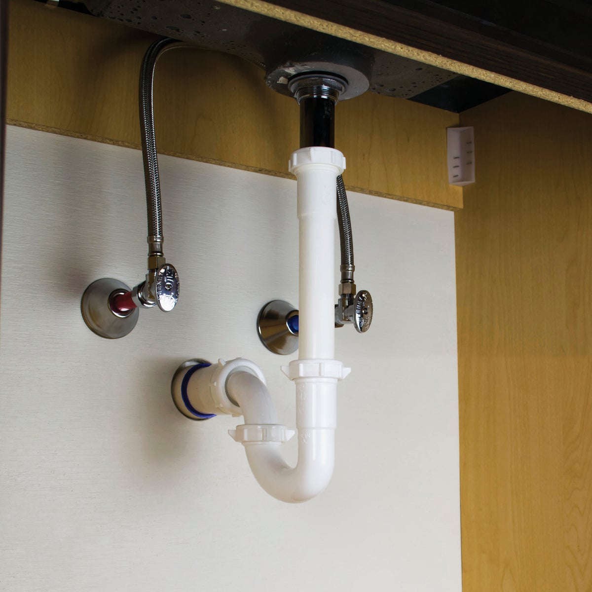 Keeney 1-1/4 In. White Plastic P-Trap Image 3