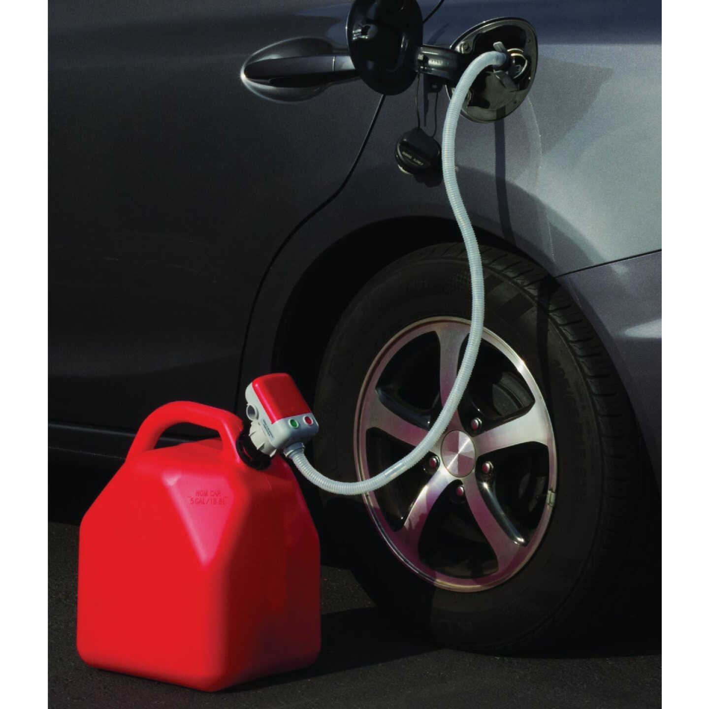 Delta SureDock 6-Spray 1.75 GPM Magnetic Hand Shower, Chrome Image 1