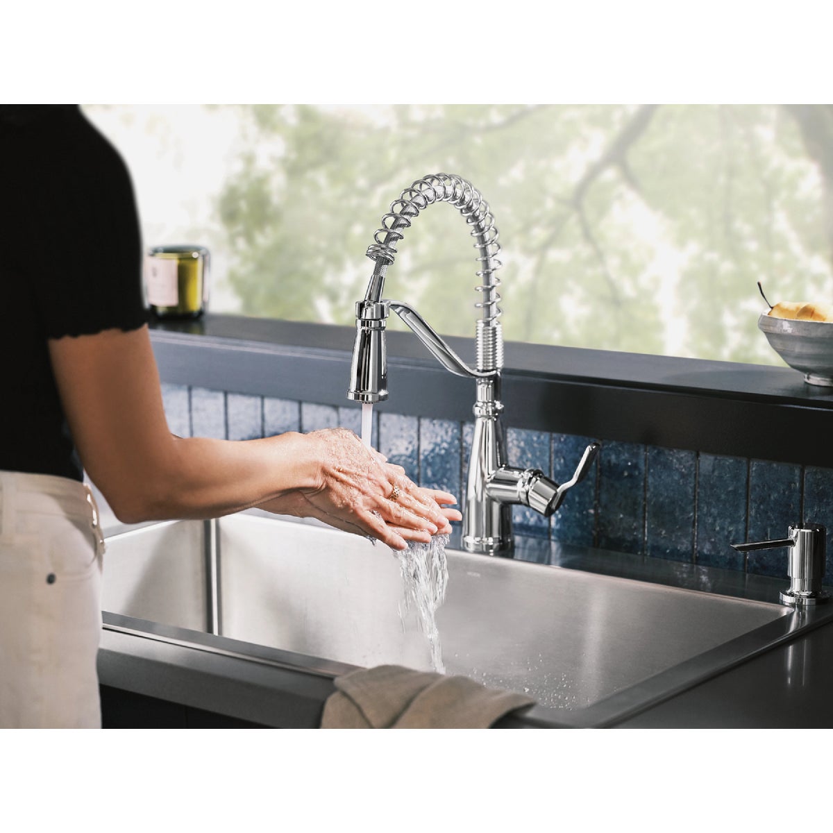 Moen Nolia 1-Handle Pull-Down Widespread Kitchen Faucet, Chrome Image 2