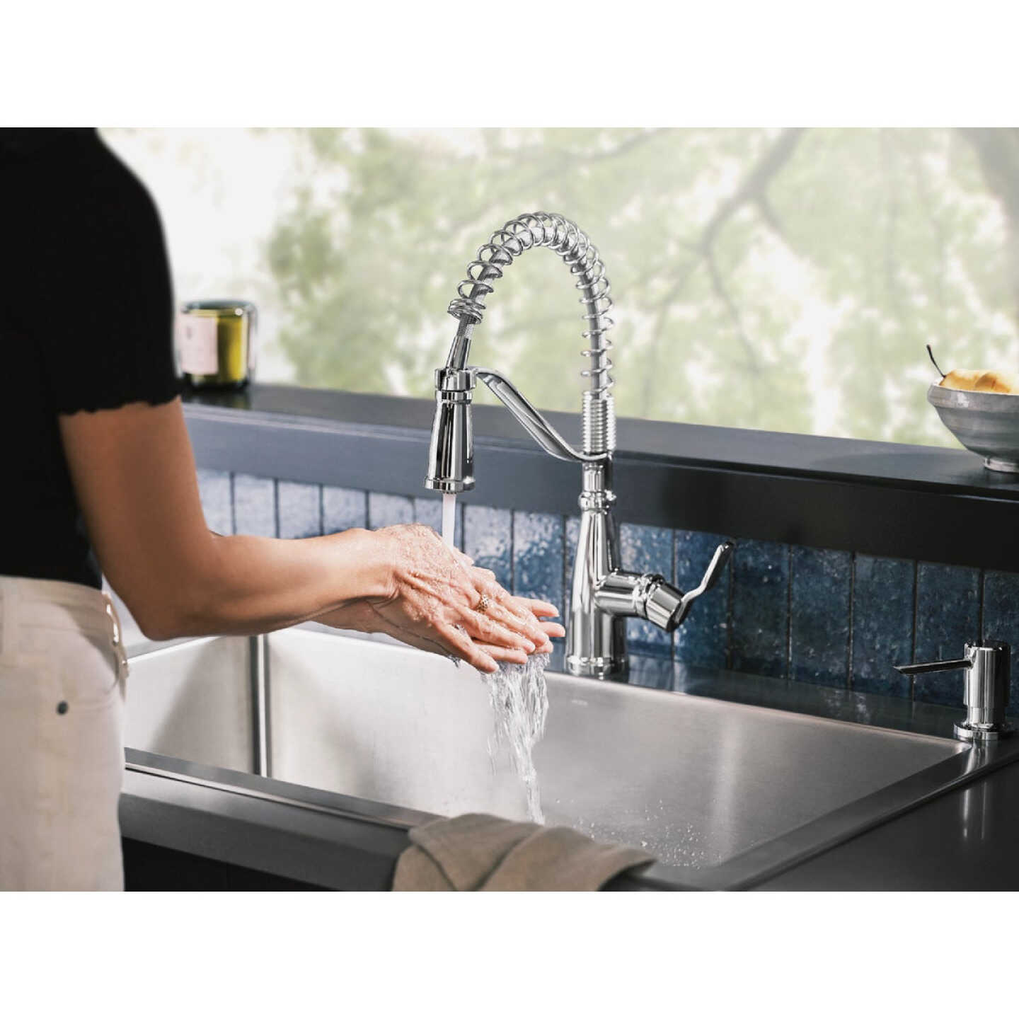 Moen Nolia 1-Handle Pull-Down Widespread Kitchen Faucet, Chrome Image 2