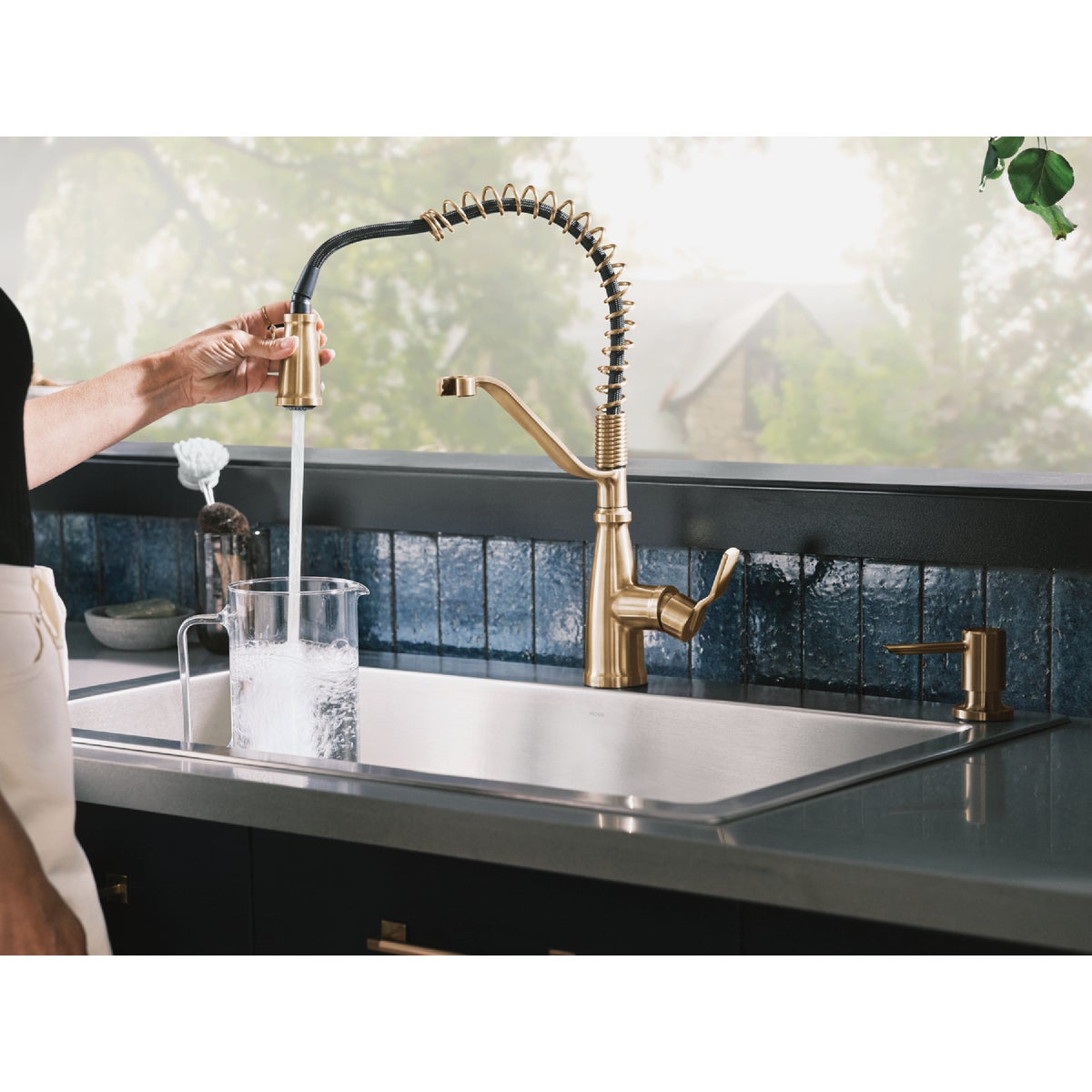 Moen Nolia 1-Handle Pull-Down Widespread Kitchen Faucet, Bronzed Gold Image 3