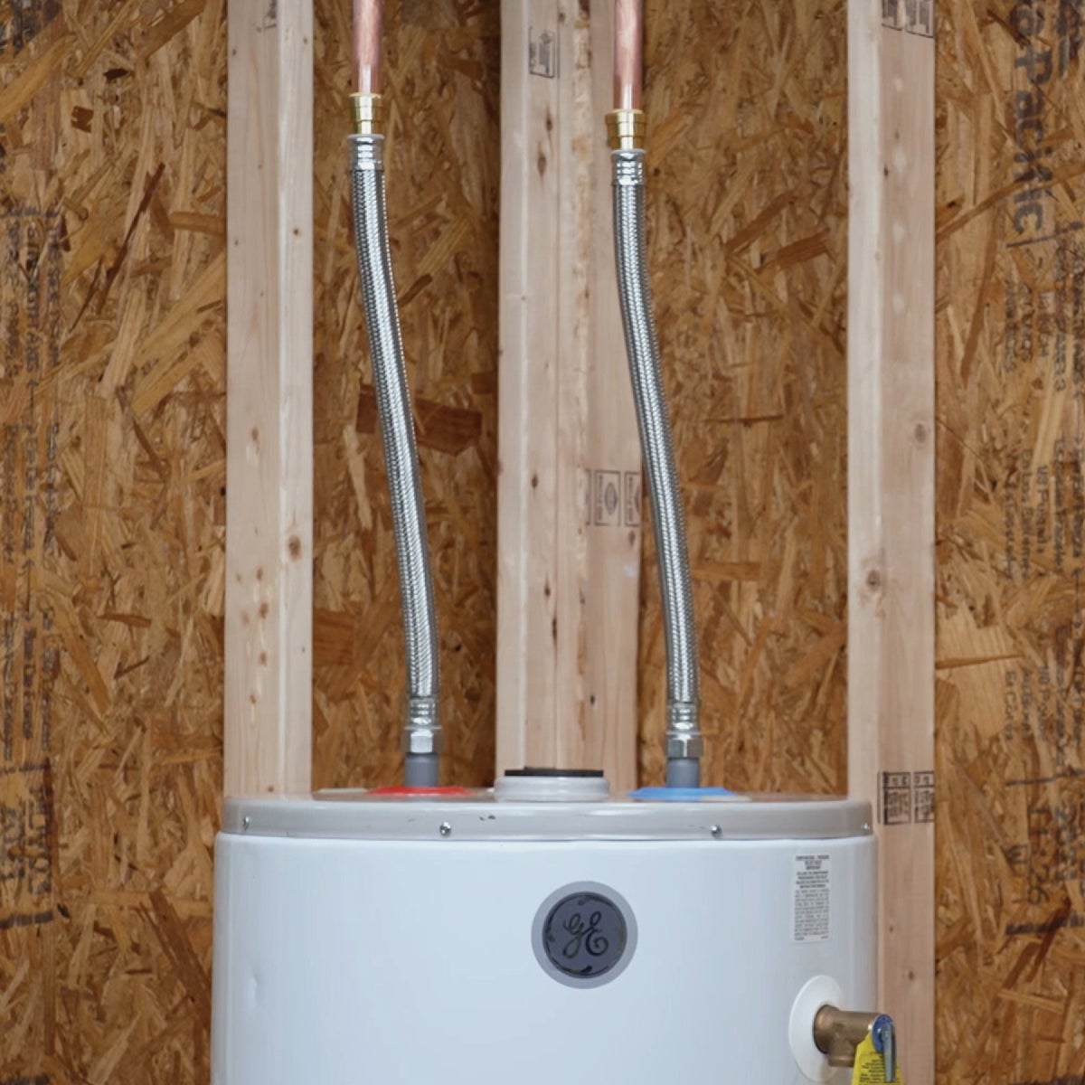 QuickFitting 3/4 In. Push-to-Connect Ball Valve x 3/4 In. FIP x 18 In. Full Port Braided Stainless Steel Water Heater Connector Hose Image 2