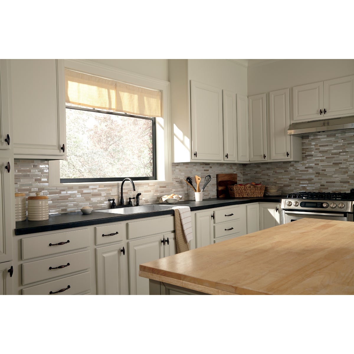 Delta Windemere 2-Handle Lever Kitchen Faucet with Side Spray, Oil-Rubbed Bronze Image 2