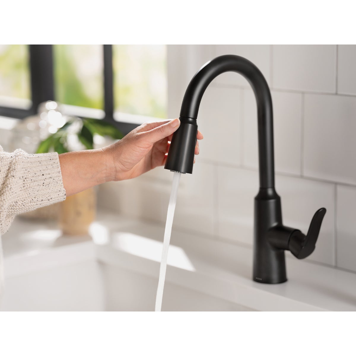 Moen Edwyn 1-Handle Pull-Down Kitchen Faucet with Soap Dispenser, Matte Black Image 2