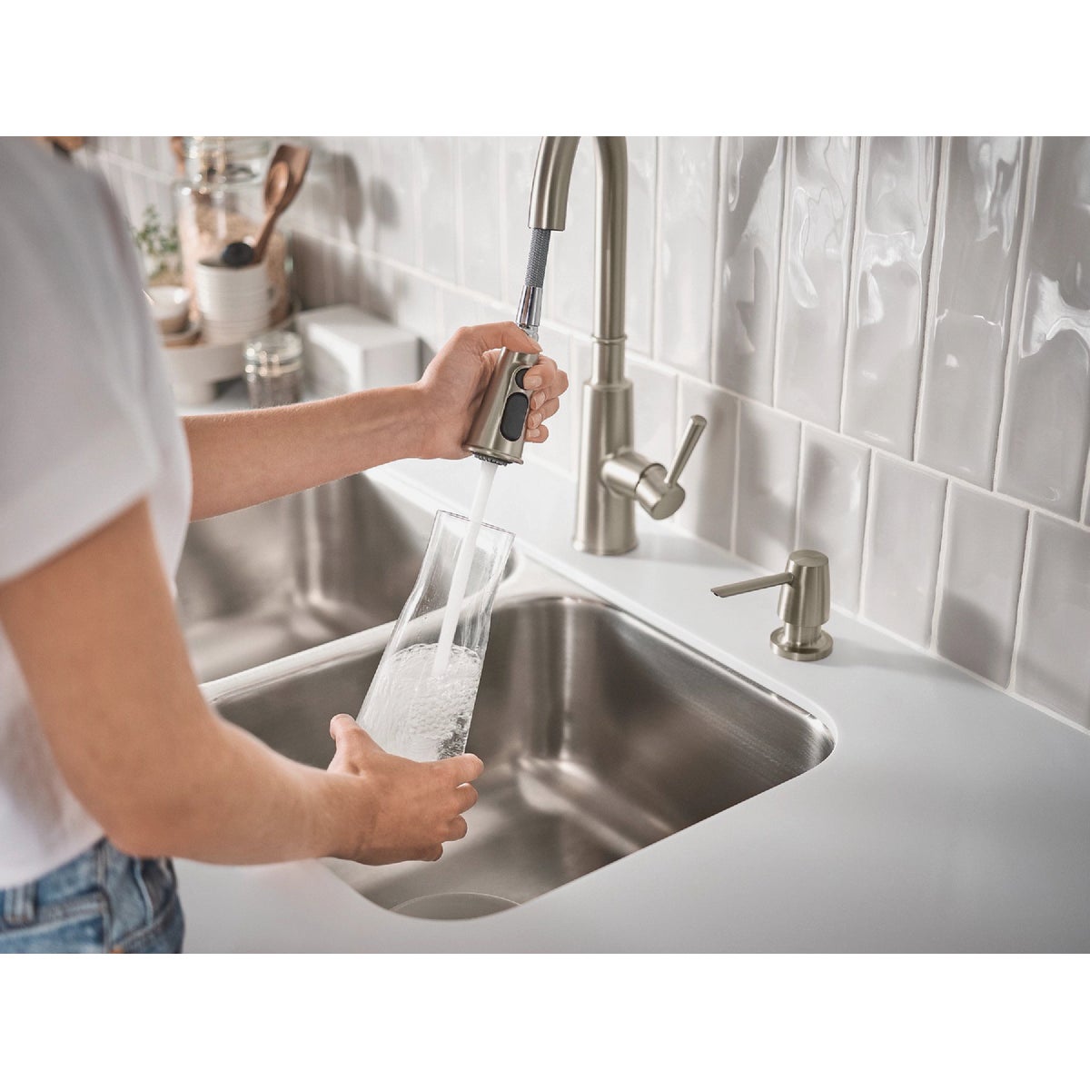 Moen Fenn 1-Handle Pull-Down Kitchen Faucet, Stainless Steel Image 3