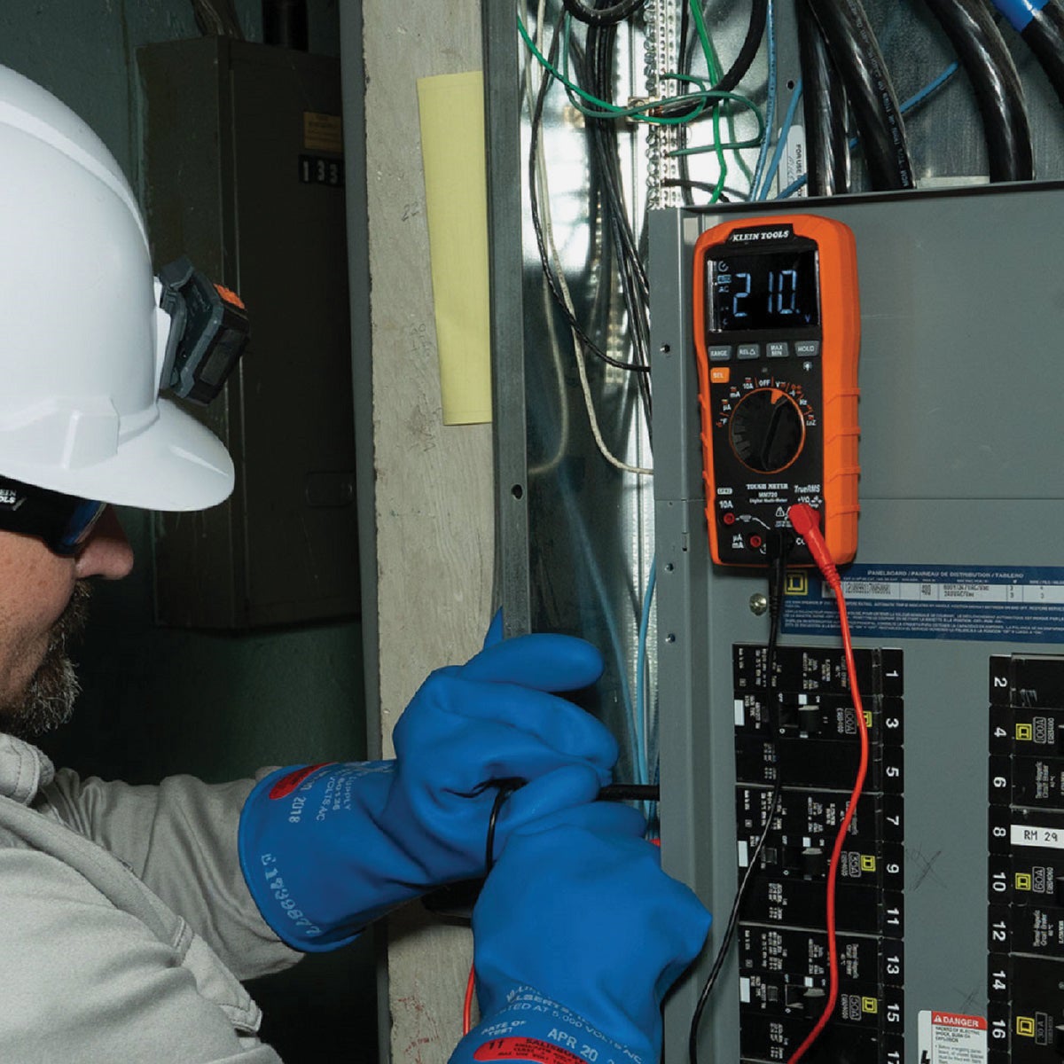 Klein 8-Function Auto Ranging Digital Multimeter Image 3