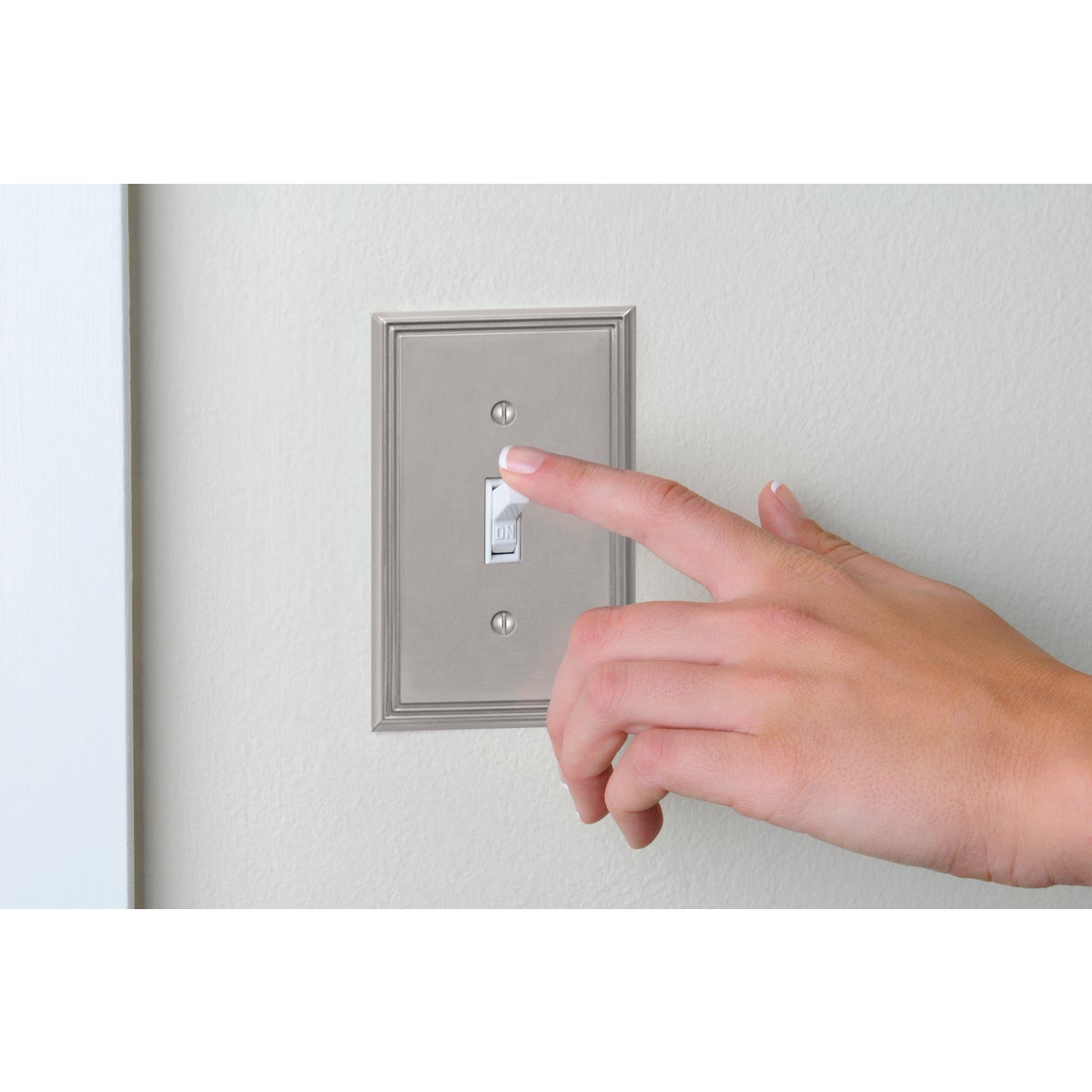 Amerelle Metro Line 1-Gang Cast Metal Toggle Switch Wall Plate, Brushed Nickel Image 2