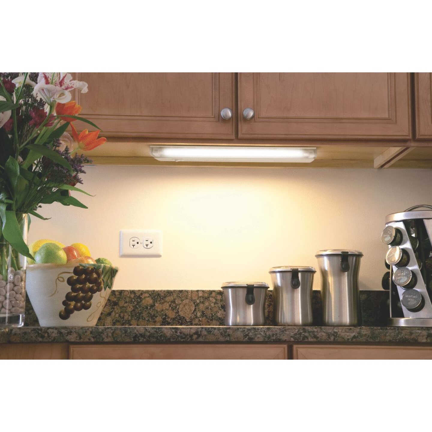 12.5" UNDERCABINET LIGHT Image 3