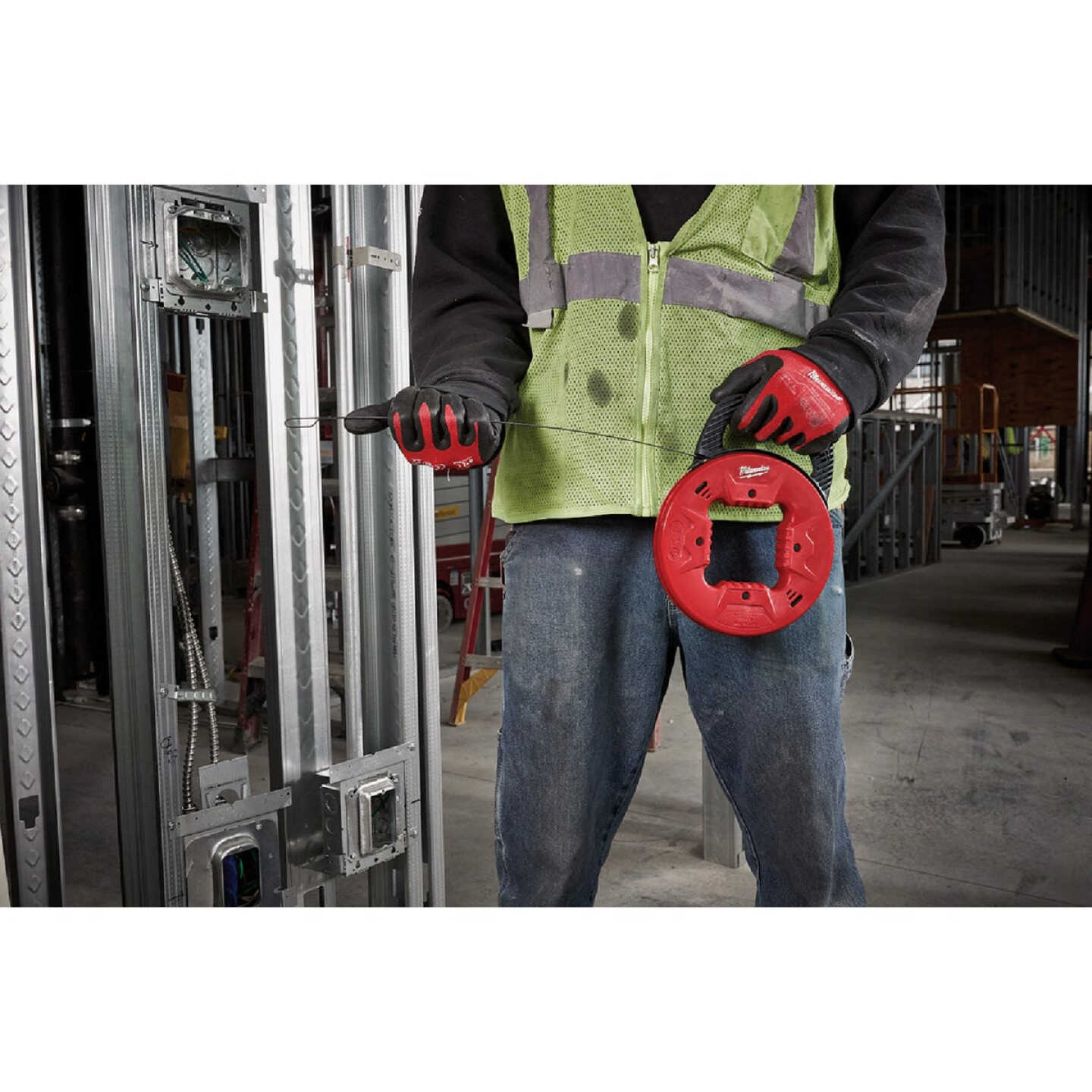 Milwaukee 1/8 In. x 50 Ft. Steel Fish Tape Image 2