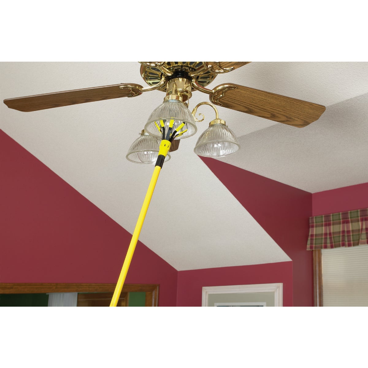 Bayco A-Line/Flood/Track Light Bulb Changer Kit with 11 Ft. Pole Image 2