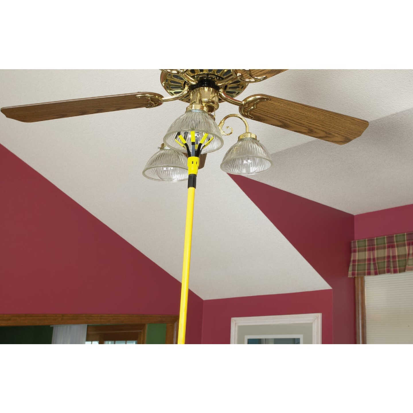 Bayco A-Line/Flood/Track Light Bulb Changer Kit with 11 Ft. Pole Image 4