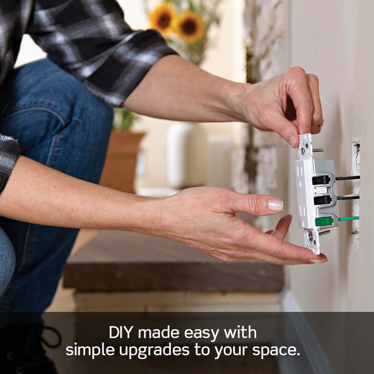 Leviton Decora Lever Edge 15A White Residential Grade 5-15R Duplex Outlet (10-Pack) Image 6