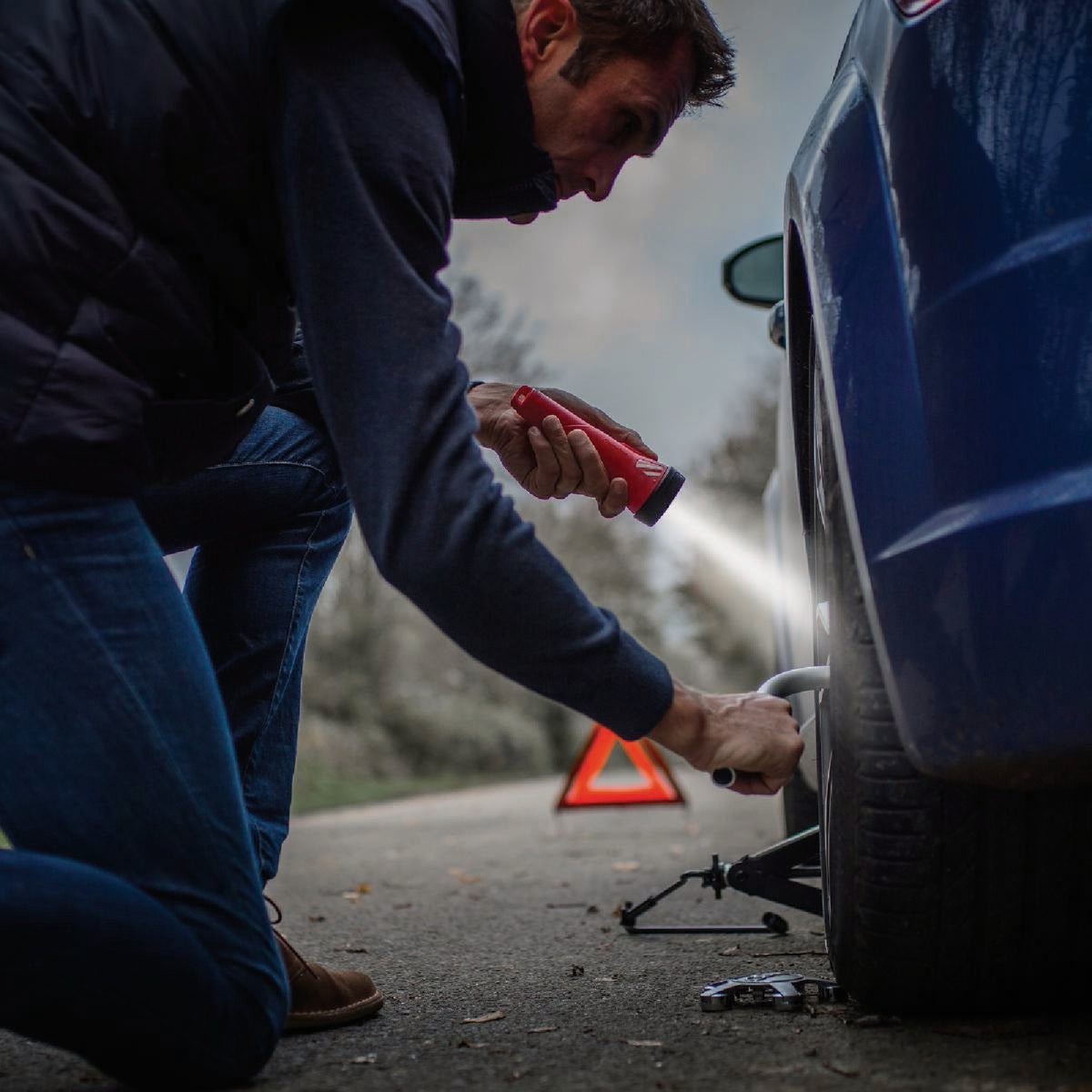 Energizer Weatheready LED AA Waterproof Flashlight Image 5