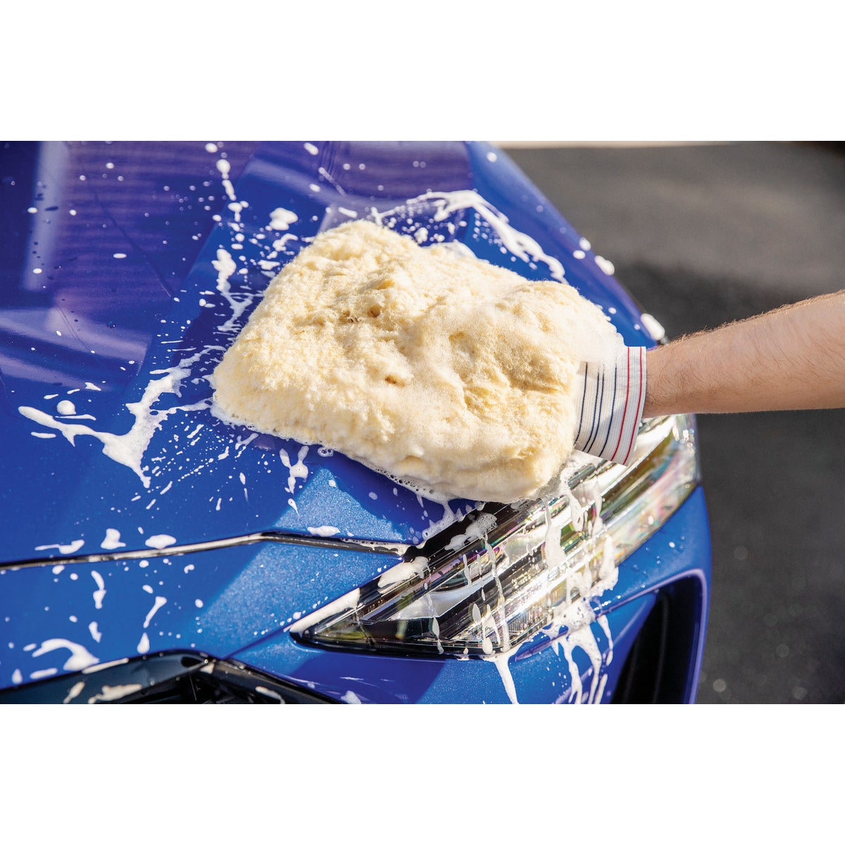 WeatherTech Synthetic Fiber Wash Mitt Image 3