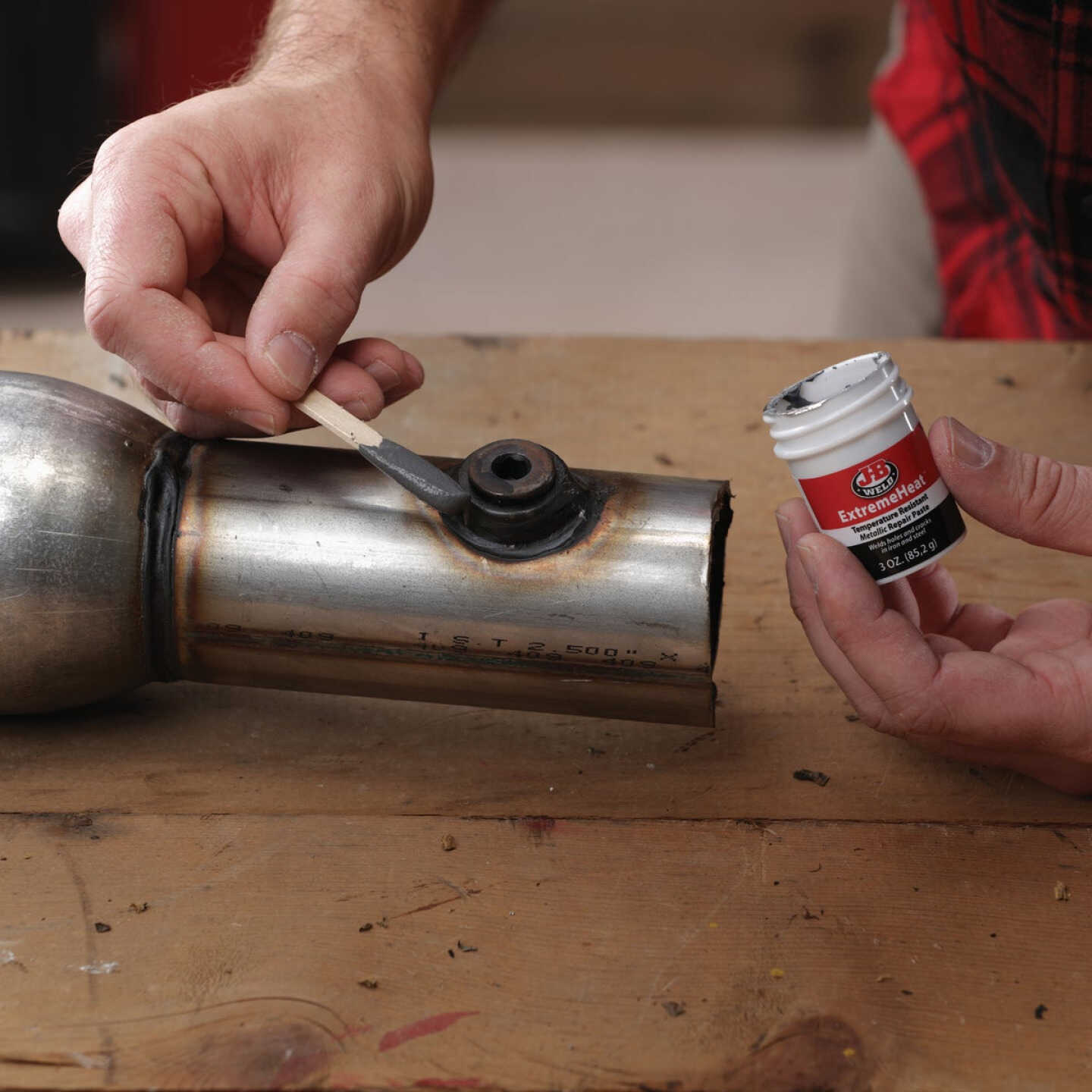 J-B Weld ExtremeHeat 3 Oz. Metal Filler Image 3