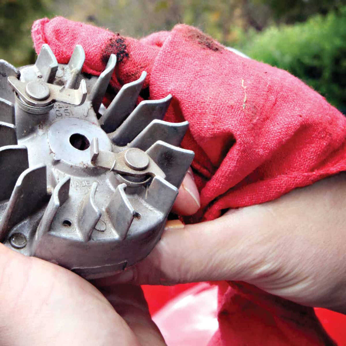 Trimaco SuperTuff 14 In. x 14 In. Red Shop Towels (12-Pack) Image 2