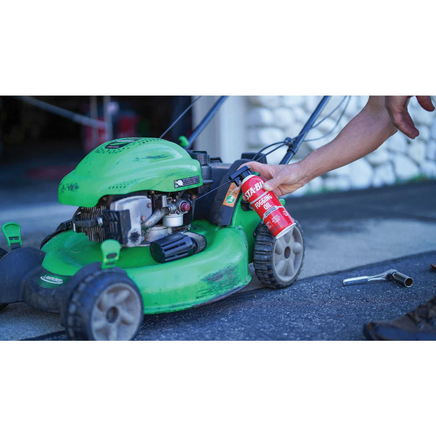 Sta-Bil 12 Oz. Fogging Oil Image 2