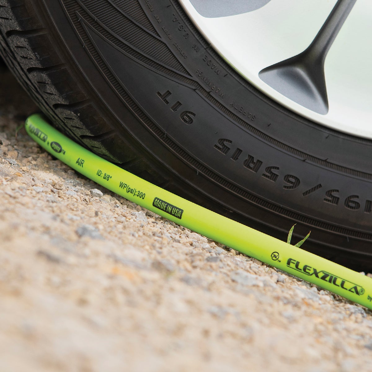 Flexzilla 3/8 In. x 100 Ft. Polymer-Blend Air Hose with 1/4 In. MNPT Fittings Image 6