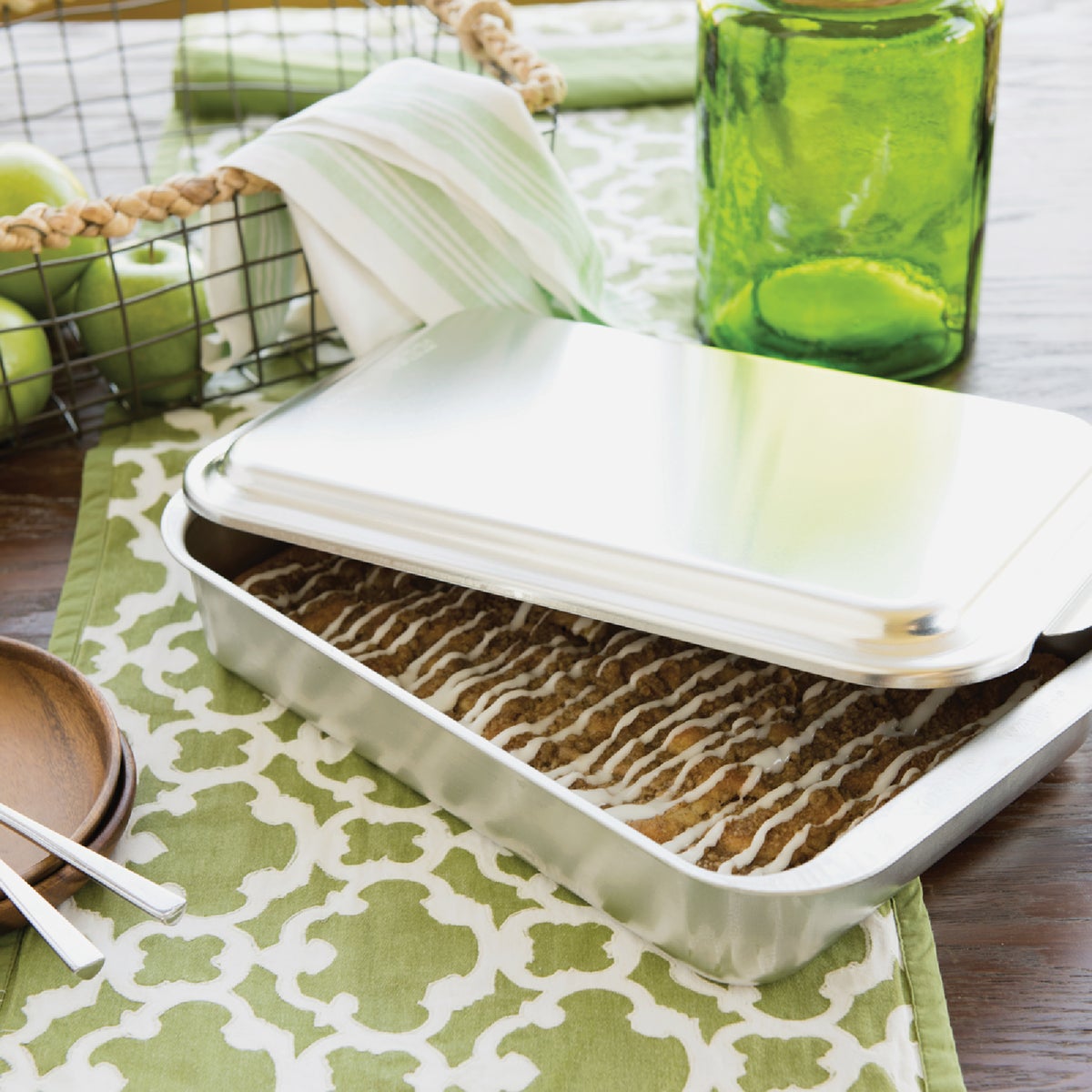 NordicWare 9 In. x 13 In. Aluminum Cake Pan with Lid Image 3