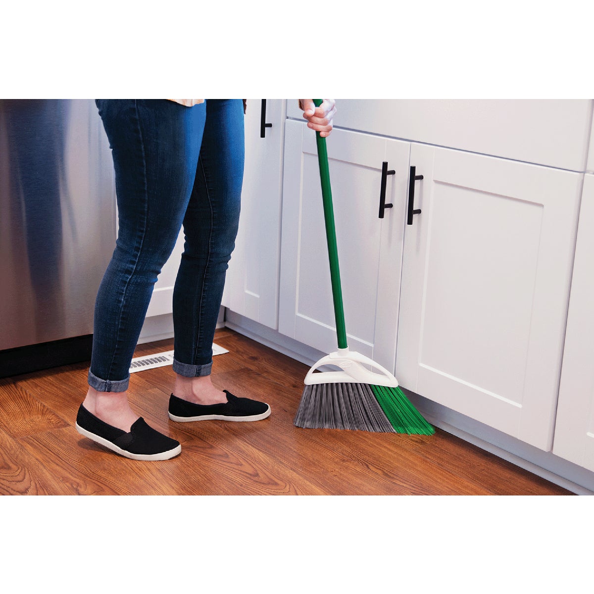 Libman 11 In. W. x 53.5 In. L. Precision Angle Broom with Dustpan Image 3