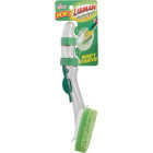 Libman Natural Cellulose 7 In. Soap Dispensing Brush Image 2