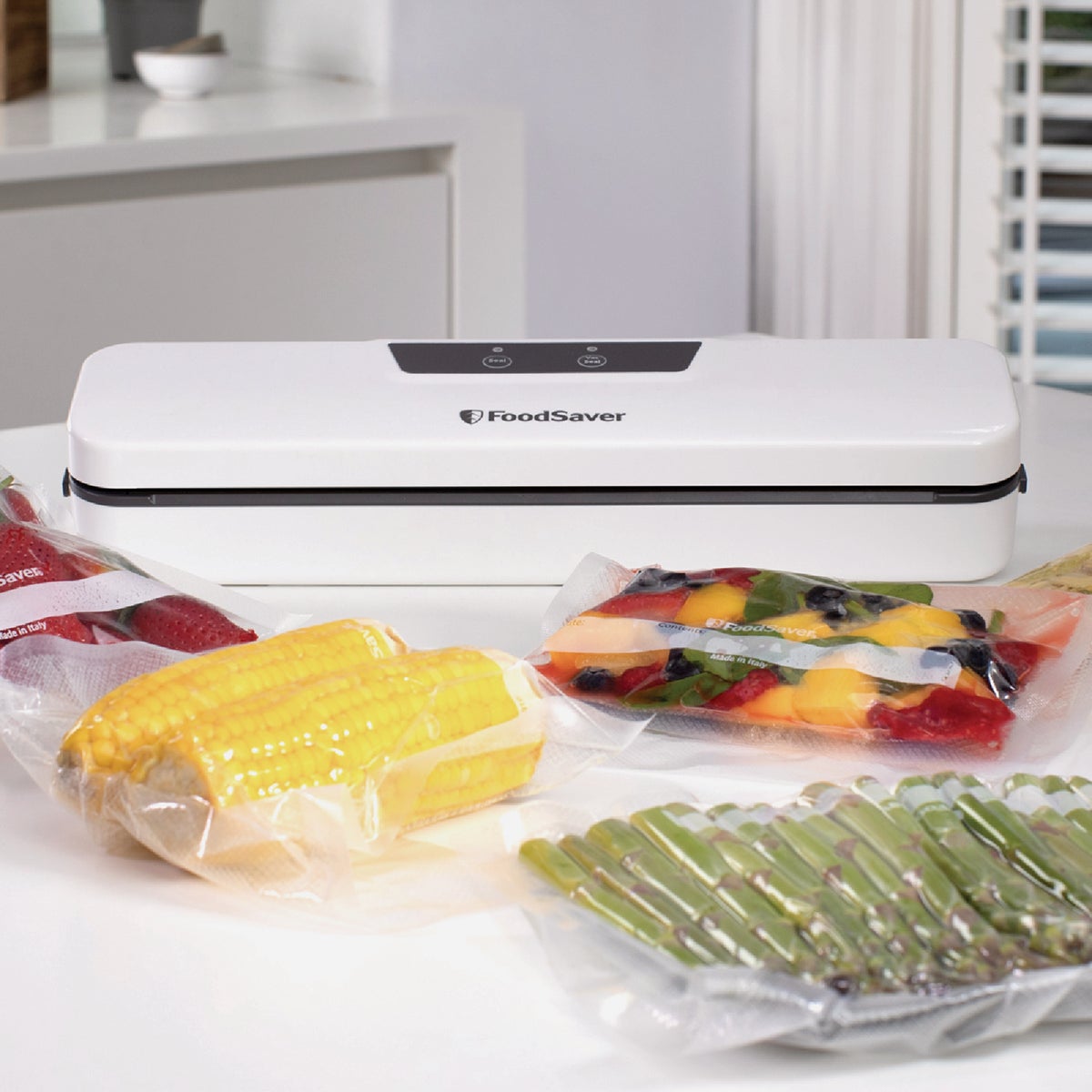 FoodSaver Everyday Food Vacuum Sealer Image 2