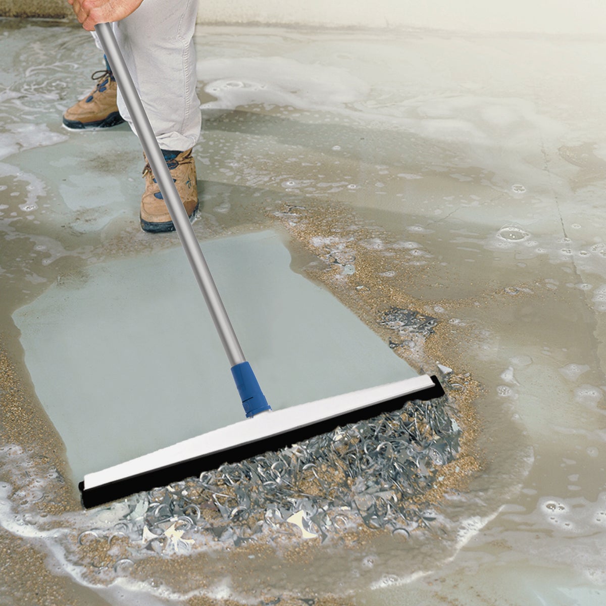 Unger Professional LockOn 22 In. Foam Floor Squeegee Image 2